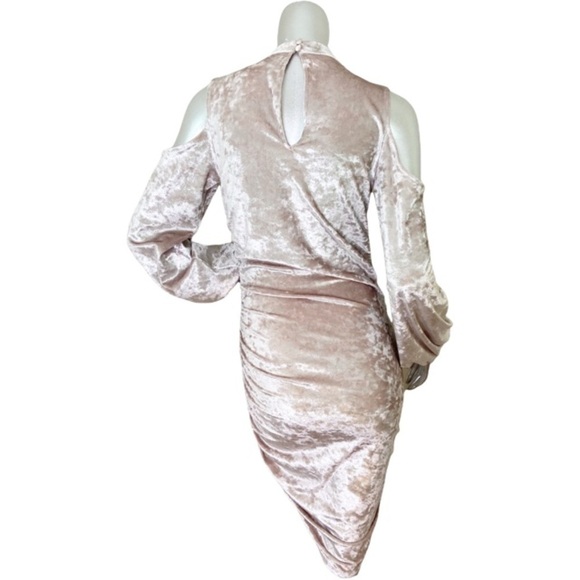 Express Crushed Velvet Cold Shoulder, Ruched Sides, Stretch Size S - Picture 5 of 7